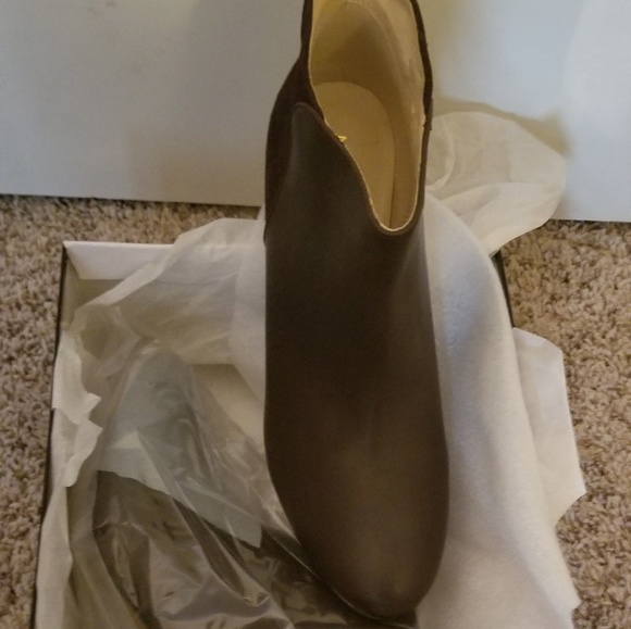 Boot - Picture 2 of 2